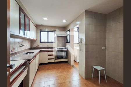 Apartamento à venda com 200m², 3 quartos e 2 vagasCozinha
