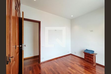 Apartamento à venda com 200m², 3 quartos e 2 vagasSuíte 2