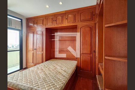 Apartamento à venda com 200m², 3 quartos e 2 vagasSuíte 3