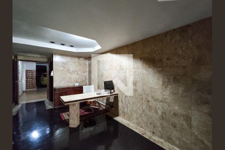 Apartamento à venda com 200m², 3 quartos e 2 vagasFachada e portaria