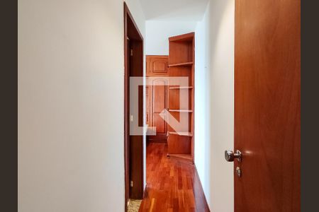 Apartamento à venda com 200m², 3 quartos e 2 vagasSuíte 3