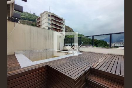 Apartamento à venda com 200m², 3 quartos e 2 vagasPiscina