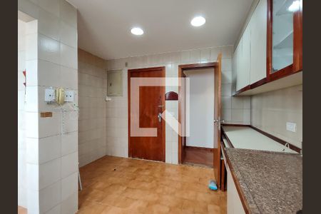 Apartamento à venda com 200m², 3 quartos e 2 vagasCozinha