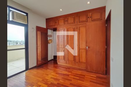Apartamento à venda com 200m², 3 quartos e 2 vagasSuíte 2