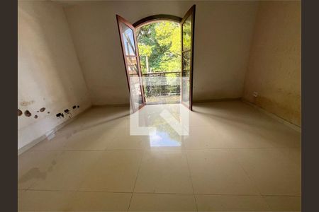 Casa à venda com 4 quartos, 385m² em Jardim Leonor Mendes de Barros, São Paulo