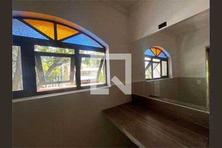 Casa à venda com 4 quartos, 385m² em Jardim Leonor Mendes de Barros, São Paulo