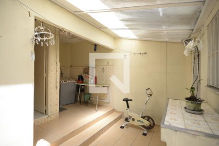 Casa à venda com 160m², 5 quartos e 2 vagasQuintal