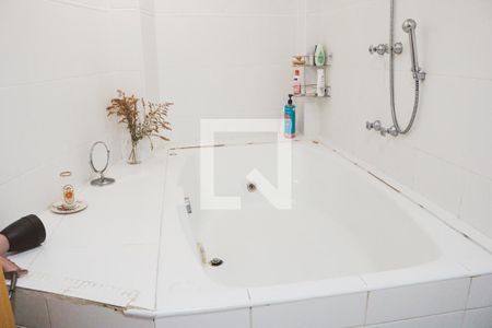 Apartamento à venda com 130m², 3 quartos e sem vagaBanheiro da Suíte