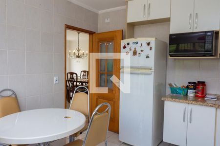 Casa à venda com 228m², 4 quartos e 5 vagasCozinha 