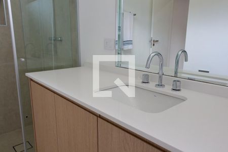 Casa à venda com 228m², 4 quartos e 5 vagasBanheiro 2