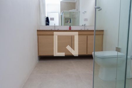 Casa à venda com 228m², 4 quartos e 5 vagasBanheiro 