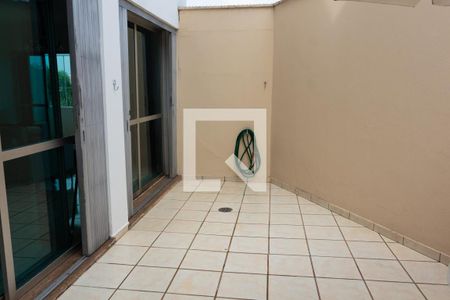 Casa à venda com 228m², 4 quartos e 5 vagasVaranda