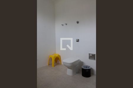 Casa à venda com 228m², 4 quartos e 5 vagasBanheiro 2