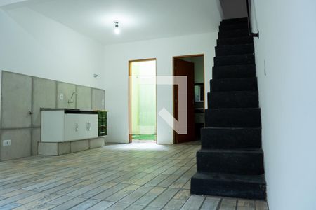 Sala/Cozinha de casa para alugar com 1 quarto, 42m² em Jardim Trussardi, São Paulo
