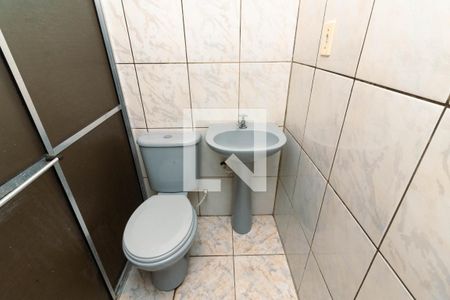 Banheiro  de casa para alugar com 1 quarto, 60m² em Vila Paranaguá, São Paulo