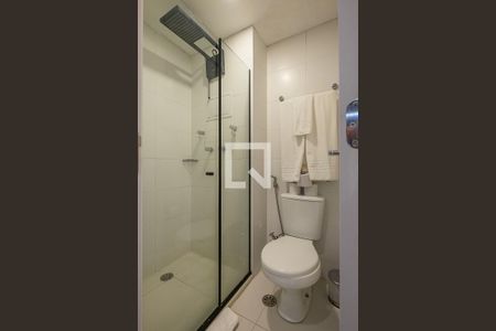 Banheiro de apartamento para alugar com 1 quarto, 24m² em Vila Madalena, São Paulo