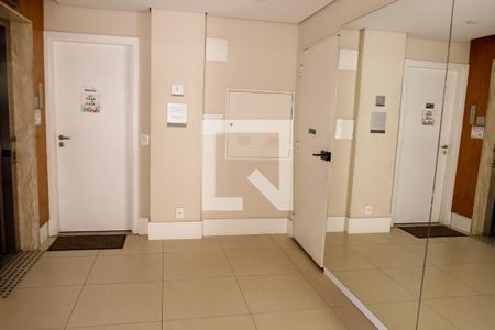 Apartamento para alugar com 55m², 2 quartos e 2 vagas Apartamento para alugar com 55m², 2 quartos e 2 vagasHall de entrada