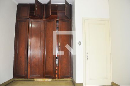 Casa à venda com 240m², 4 quartos e 4 vagasQuarto 4 - Armários