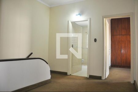 Casa à venda com 240m², 4 quartos e 4 vagasAcesso aos quartos