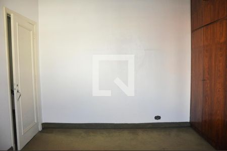 Casa à venda com 240m², 4 quartos e 4 vagasQuarto 3 - Armários