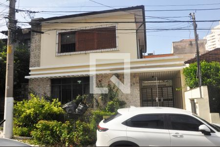 Casa à venda com 240m², 4 quartos e 4 vagasFachada