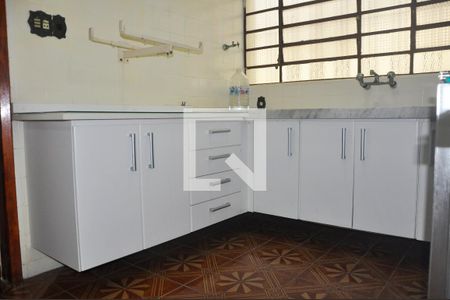 Casa à venda com 240m², 4 quartos e 4 vagasCozinha - Armários