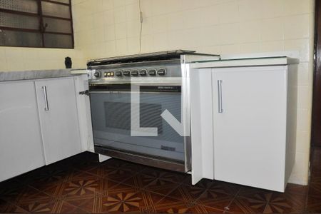 Casa à venda com 240m², 4 quartos e 4 vagasCozinha - Armários