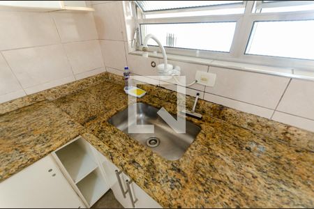 Casa à venda com 100m², 2 quartos e 2 vagas Casa à venda com 100m², 2 quartos e 2 vagasCozinha