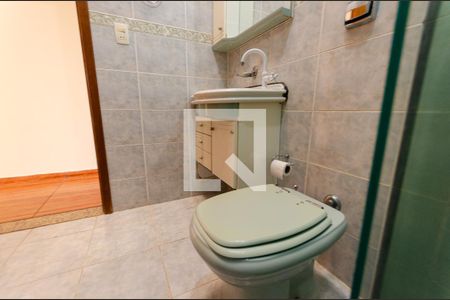 Casa à venda com 100m², 2 quartos e 2 vagas Casa à venda com 100m², 2 quartos e 2 vagasBanheiro