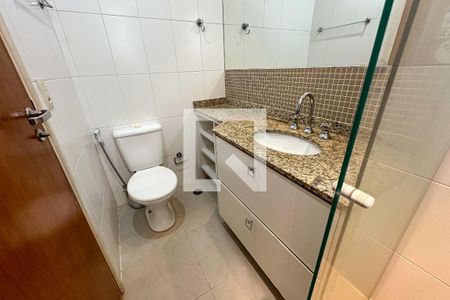Apartamento para alugar com 65m², 2 quartos e 1 vaga Apartamento para alugar com 65m², 2 quartos e 1 vagaBanheiro do Quarto 2