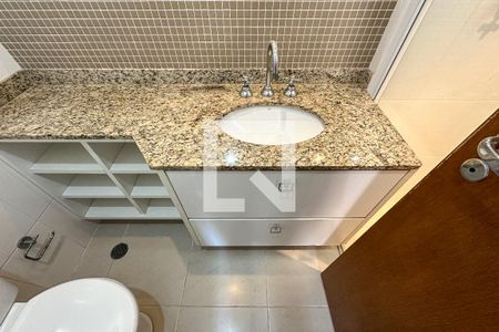 Apartamento para alugar com 65m², 2 quartos e 1 vaga Apartamento para alugar com 65m², 2 quartos e 1 vagaBanheiro do Quarto 2