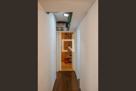 Corredor de apartamento para alugar com 2 quartos, 56m² em Alto de Pinheiros, São Paulo