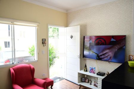Casa de condomínio à venda com 56m², 2 quartos e 2 vagasSala