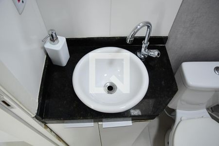 Lavabo de casa de condomínio para alugar com 2 quartos, 56m² em Gramado, Cotia