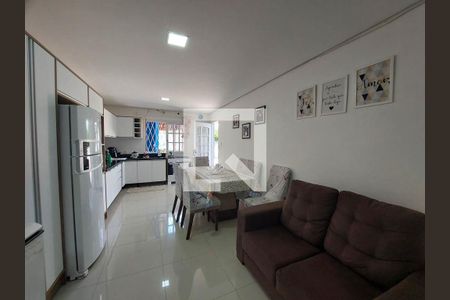 Casa à venda com 120m², 2 quartos e 1 vaga Casa à venda com 120m², 2 quartos e 1 vagaCozinha