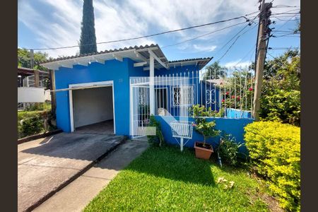 Casa à venda com 120m², 2 quartos e 1 vaga Casa à venda com 120m², 2 quartos e 1 vagaFachada