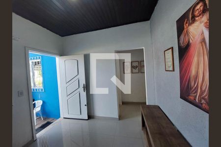 Sala de casa à venda com 2 quartos, 120m² em Cavalhada, Porto Alegre