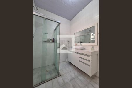 Casa à venda com 200m², 3 quartos e 2 vagasBanheiro