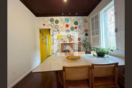 Sala  de casa à venda com 3 quartos, 200m² em Floresta, Belo Horizonte