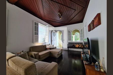 Sala de casa à venda com 3 quartos, 200m² em Floresta, Belo Horizonte