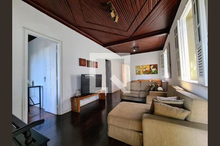 Sala de casa à venda com 3 quartos, 200m² em Floresta, Belo Horizonte