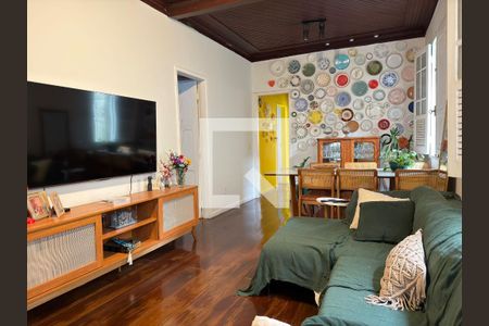 Sala  de casa à venda com 3 quartos, 200m² em Floresta, Belo Horizonte