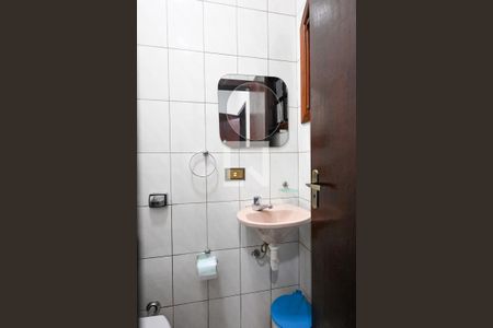 Casa à venda com 188m², 3 quartos e 2 vagasBanheiro