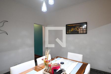 Casa à venda com 188m², 3 quartos e 2 vagasSala