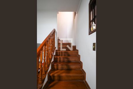 Escada de casa para alugar com 3 quartos, 188m² em Vila Moinho Velho, São Paulo