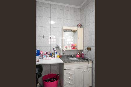 Casa à venda com 188m², 3 quartos e 2 vagasBanheiro