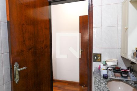 Casa à venda com 188m², 3 quartos e 2 vagasBanheiro