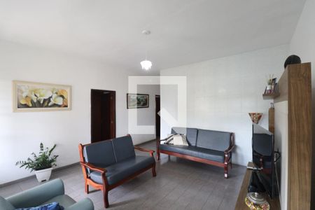 Sala de casa para alugar com 3 quartos, 95m² em Mutondo, São Gonçalo