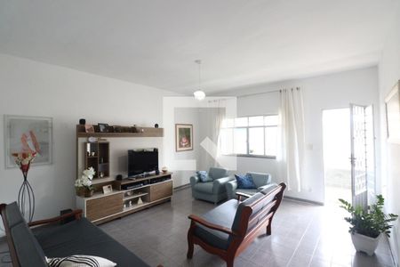 Sala de casa para alugar com 3 quartos, 95m² em Mutondo, São Gonçalo