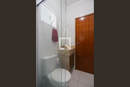 Banheiro da Suíte 1 de casa de condomínio à venda com 2 quartos, 70m² em Chora Menino, São Paulo